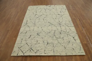 Modern Hand Tufted Abstract Rug 5x7 with Subtle Artistic Touches