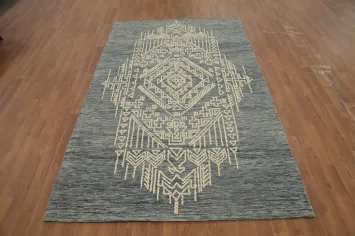 Beautifully Textured Area Rug 5x8 Featuring Ethnic Geometric Art