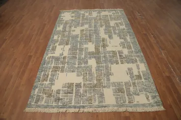 Modern Abstract Area Rug 5x8 with Soft Neutral Tones