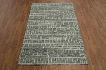 Elegant Area Rug 5x8 with Geometric Design