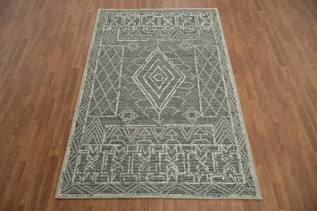 Stylish Diamond Motif Area Rug 5x8 Rug for Contemporary Spaces