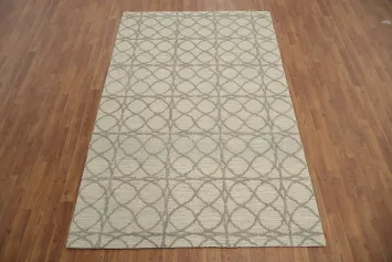 Chic Modern Area Rug 5x8 Featuring Geometric Circle Designs