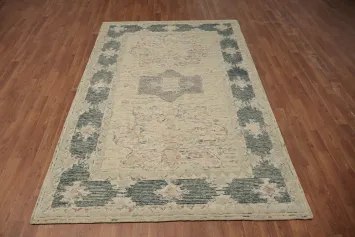 Classic Charm Aged Pattern Area Rug 5x8 for Sophisticated Home Décor