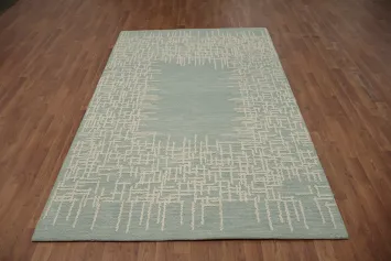 Elegant Abstract Area Rug 5x8 Featuring Intricate Embedded Lines
