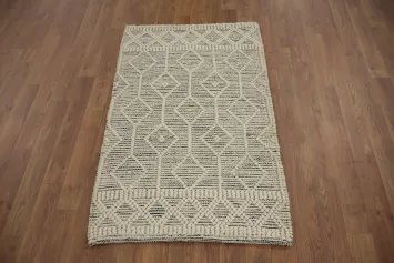 Chic Geometric Patterned Oriental Rug 2x4 for Modern Homes