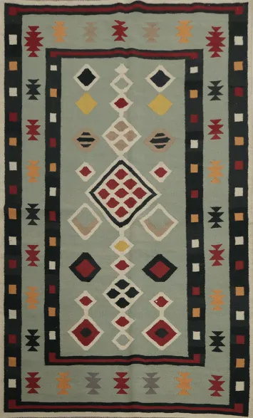 Geometric Glamour: Stylish Kilim Area Rug 5x8 with Bold Patterns