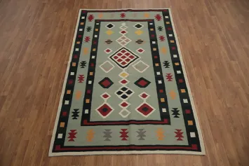 Geometric Glamour: Stylish Kilim Area Rug 5x8 with Bold Patterns