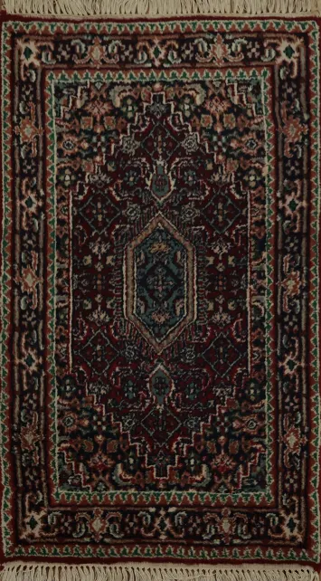 Richly Detailed Heriz Serapi Rug 2x3 Perfect for Any Elegant Room
