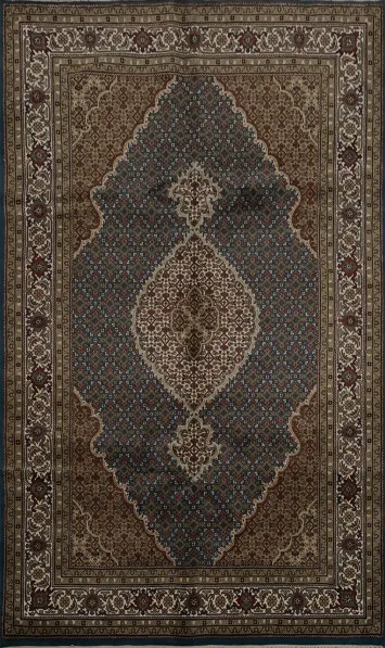 Luxurious Tabriz Area Rug 6x9 with Ornate Central Medallion