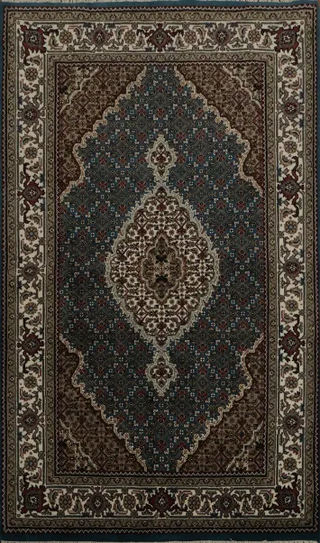 Tabriz Mahi Oriental Rug 4x6 for a Touch of Luxury in Any Room