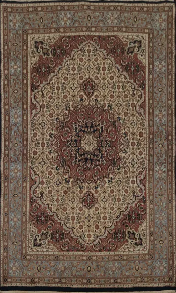 Exquisite Tabriz Oriental Rug 5x7 Adding a Classic Touch