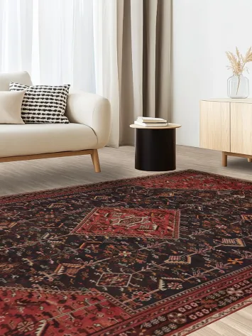 Handcrafted Shiraz Persian Area Rug 7x10 with Central Medallion