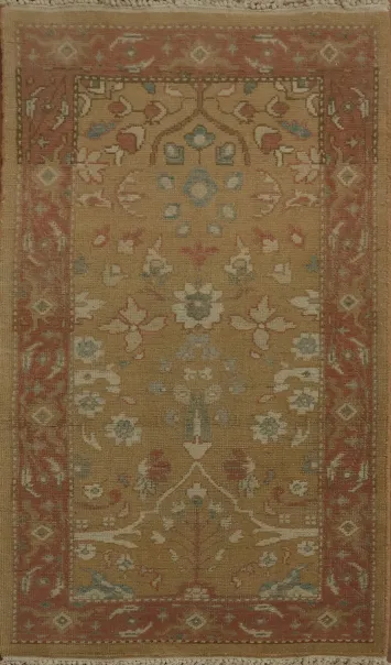 Traditional Rug with Intricate Floral Patterns and Warm Color Palette 2x4