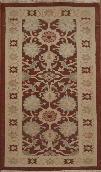 Elegant Floral Pattern Rug with Intricate Traditional Design 2x4