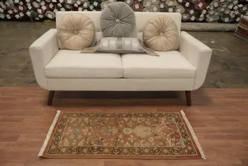 Elegant Traditional Rug with Florals and Earthy Tones 2x4