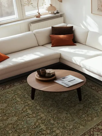 Traditional Green Rug with Ornamental Borders and Floral Accents 8x10