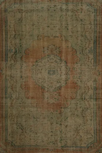 Vintage Charm: Distressed-Inspired Turkey Rug with Floral Elegance