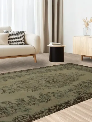 Elegantly Crafted Floral Turkish Distressed Rug with 6x9