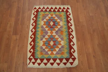 Vibrant Geometric Pattern Kilim Rug 2x3