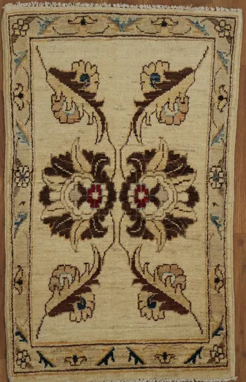 Charming Beige Rug Highlighting Intricate Flower and Leaf Designs 2x3
