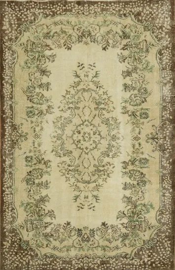 Ornate Traditional Beige Rug with Lush Green Accents 6x9