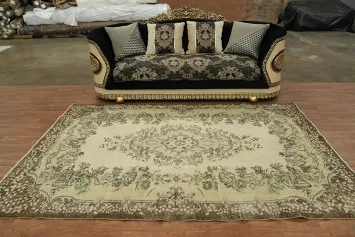 Ornate Traditional Beige Rug with Lush Green Accents 6x9