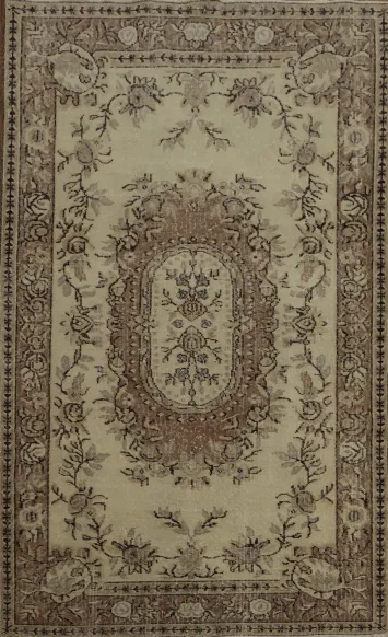 Classic Beauty: Intricate Floral Motif Rug Enhances Any Room 4x7