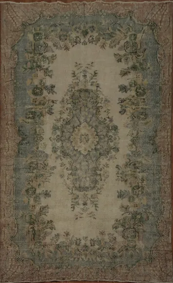 Sophisticated Vintage 6x10 Distressed Area Rug