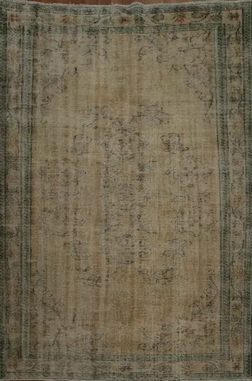 Vintage Charm: Elegantly Faded Turkish Rug 6x9