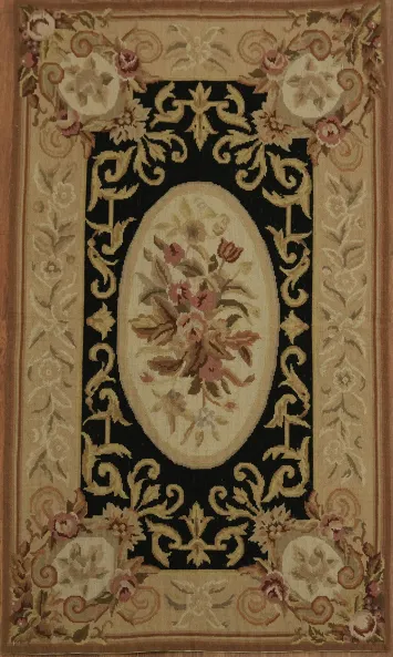 Timeless Black and Beige Floral Design Rug with Medallion 3x4