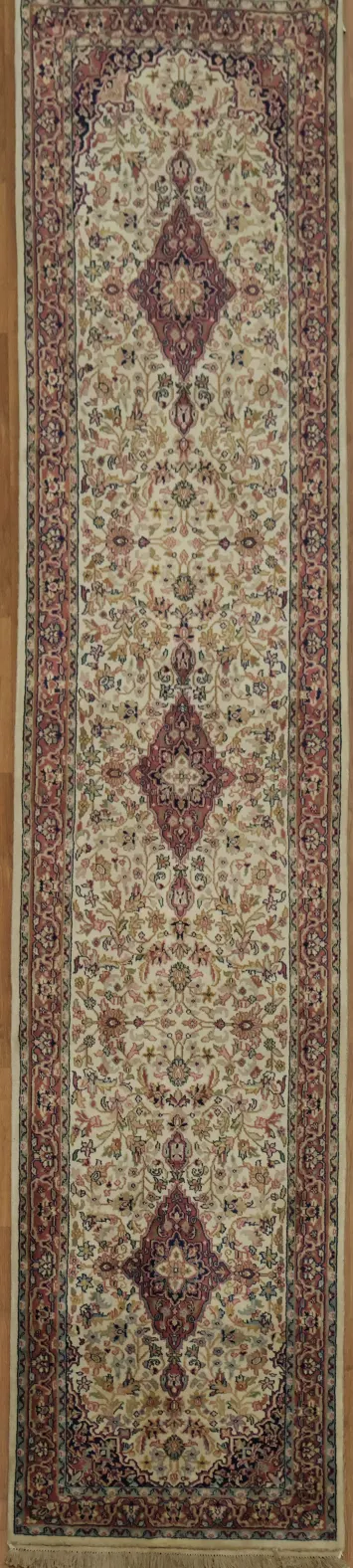 Sophisticated Long Oriental Runner Rug 3x12