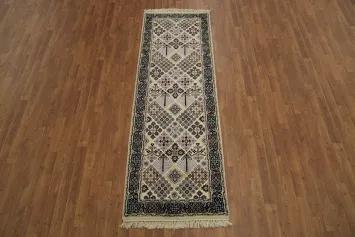 Intricate Patterned Rug: Perfect for Vintage Decor Runner 3x8