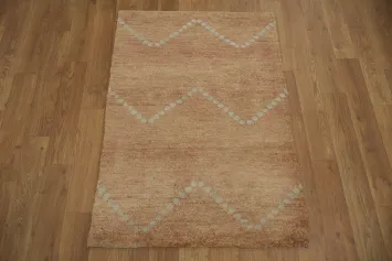 Beige Gabbeh Kashkoli Rug Featuring Delicate Zigzag Accents 2x3