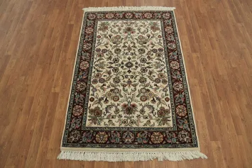 Elegant Floral Design Rug with Intricate Burgundy Border Detailing 4x6