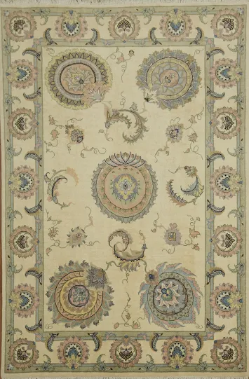 Elegant Traditional Tabriz Persian Area Rug 7x10