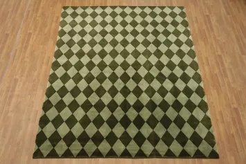 Timeless Green and Ivory Rug Featuring a Classic Harlequin Design