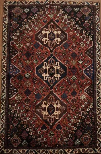 Beautifully Crafted Vegetable Dye Shiraz Persian Rug 4x5