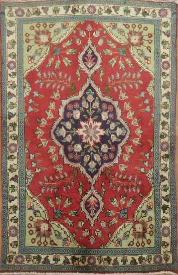 Luxurious Floral Medallion Tabriz Persian Rug 3x5