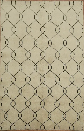 Chic Beige Area Rug with Modern Dynamic Geometric Design 5x8