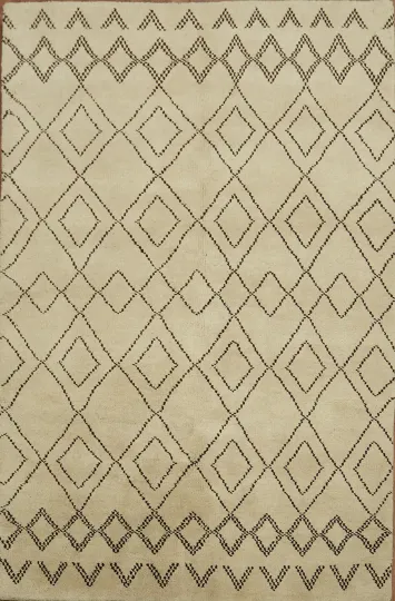 Modern Berber Design Beige Rug with Geometric Patterns 5x8