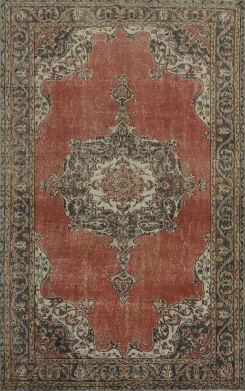 Elegant Vintage Rug with Ornate Medallion Design and Rich Colors 6x10