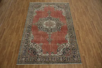 Elegant Vintage Rug with Ornate Medallion Design and Rich Colors 6x10