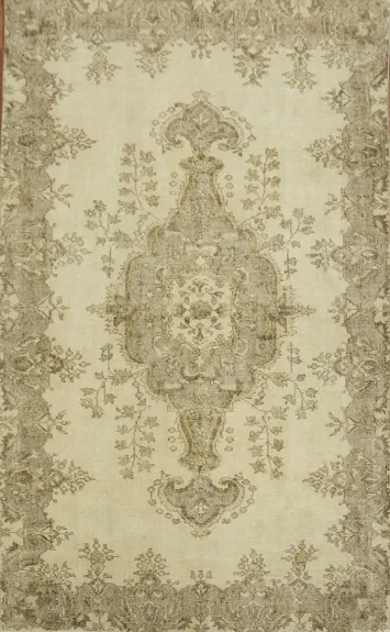 Beautifully Crafted Anatolian Turkish Area Rug 5x9