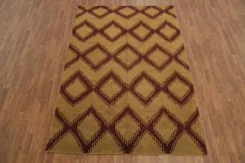 Contemporary Earth Tone Rug Featuring Diamond Motifs 5x7