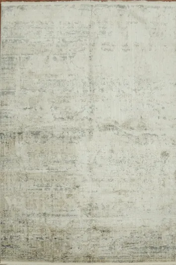 Ivory and Gray Aged Rug: Blending Classic and Modern Styles 5x8