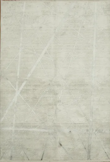 Soft Ivory and Grey Rug with Minimalist Crosshatch Design 5x8