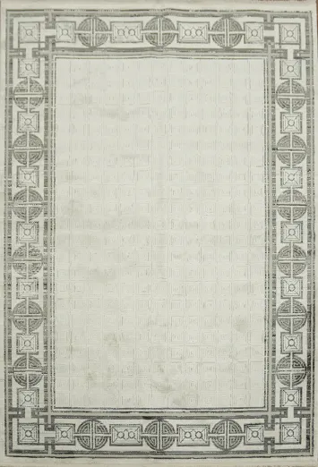 Versatile Neutral Ivory and Grey Rug with Detailed Edge Accents 5x8