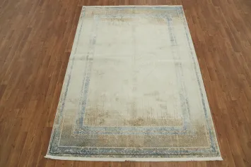 Elegant Beige and Blue Rug with Subtle Geometric Design 5x8