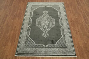 Elegant Gray Geometric Rug with Intricate Pattern Design 5x8