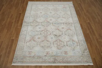 Classic Beige and Pastel Tones Rug for Living Spaces 5x8